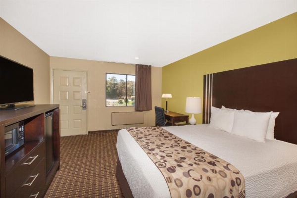 Days Inn by Wyndham San Jose Airport image 7
